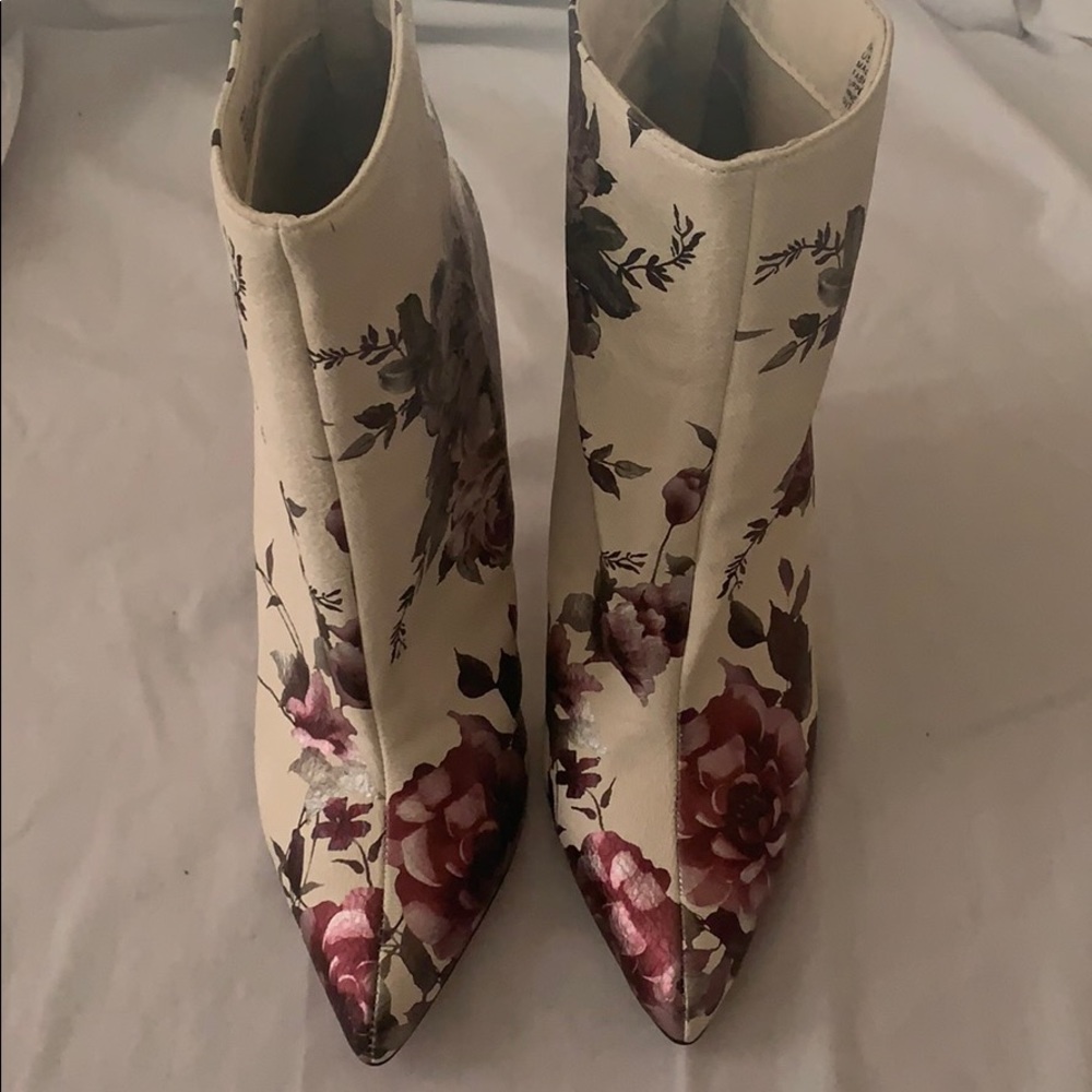 Shoe Dazzle Floral Ankle Booties